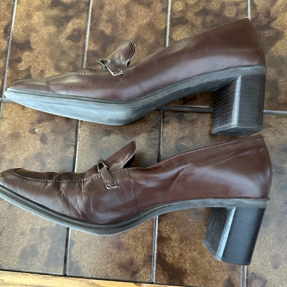Bundle 4 for $30 VGUC BROWN GENUINE LEATHER SIZE 9M Womens pump in loafer style - Picture 8 of 9